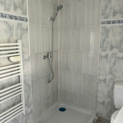 deux pièces Mougins salle de douche 