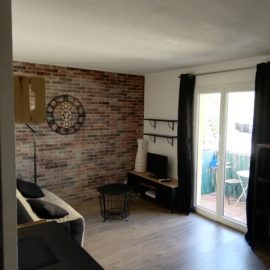 LOCATION STUDIO MEUBLE MOUGINS LE HAUT